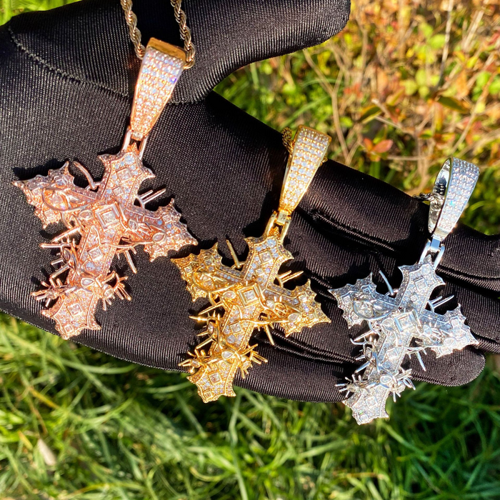 CROSS SPIKE PENDANT