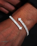 MOISSANITE CLOVER BANGLE Bracelets