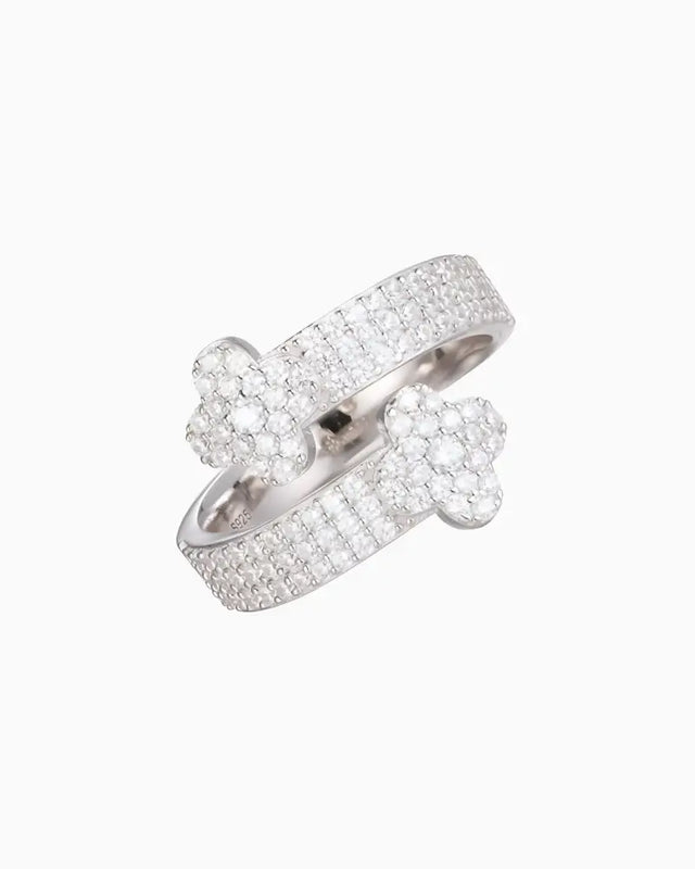 MOISSANITE HUGGING CLOVER RING
