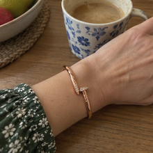 AI-created example of Plain Nail Bangle, Rose gold
